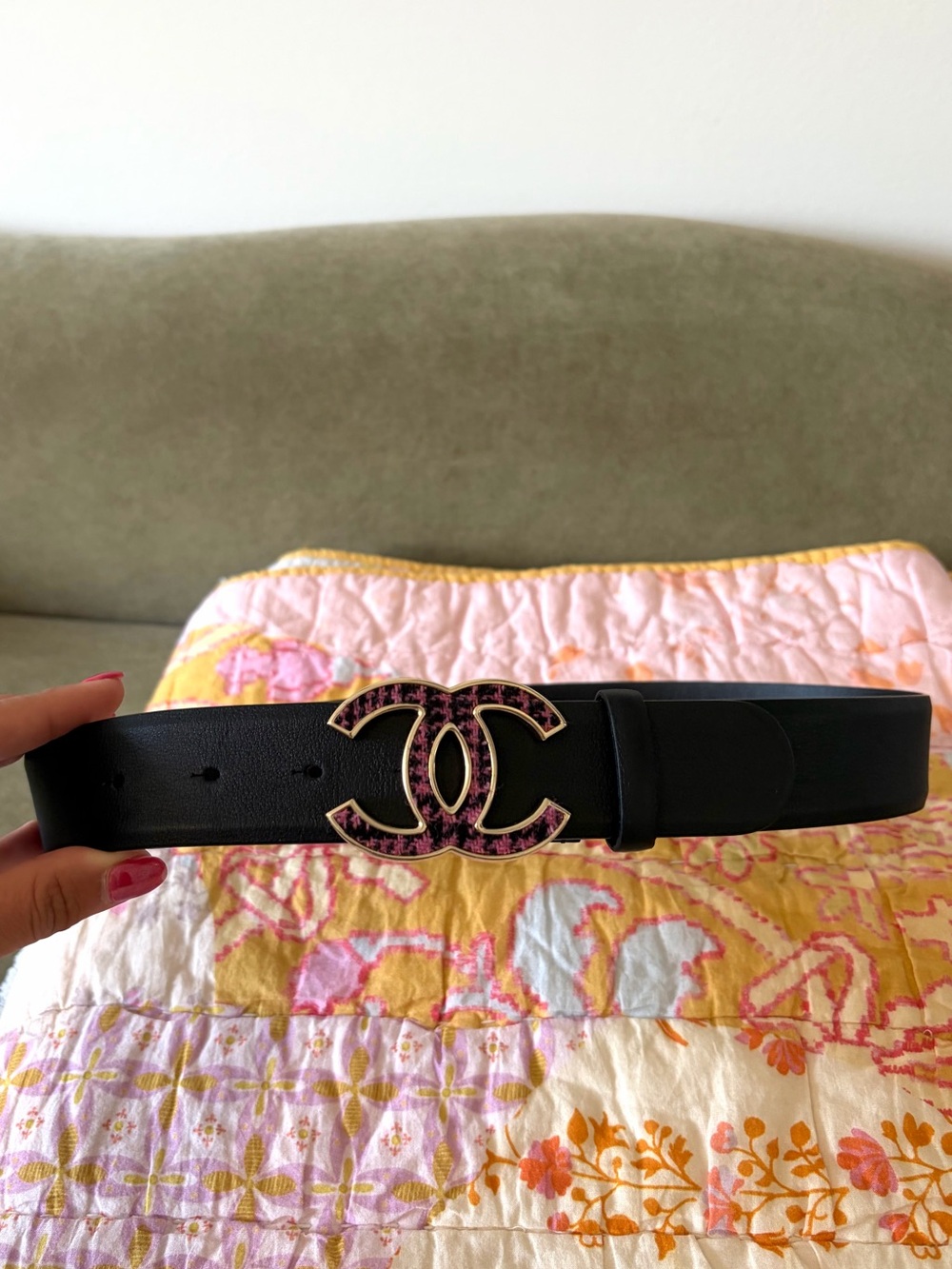 CHANEL Black Leather Belt with Pink Tweed CC Buckle - Picture 5 of 6